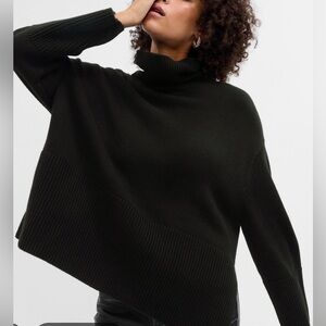 GAP 24/7 Split-Hem Turtleneck Sweater